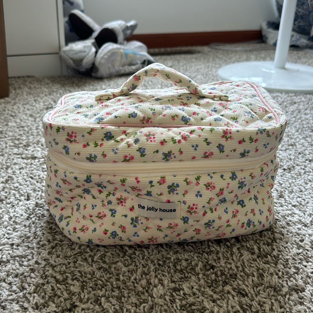 Jolly house toiletry bag
